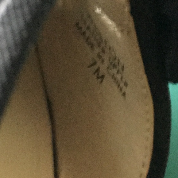 SALE!  Ellen Tracy black shoes - Picture 5 of 6